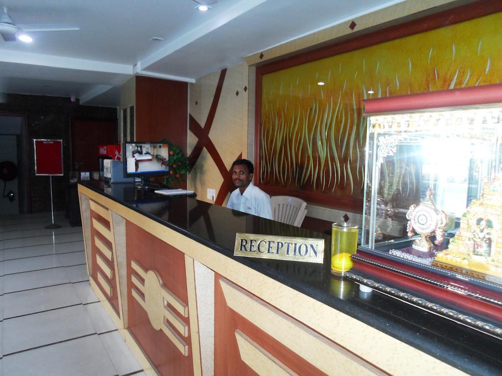 Psr Hotel Tirupati Eksteriør billede