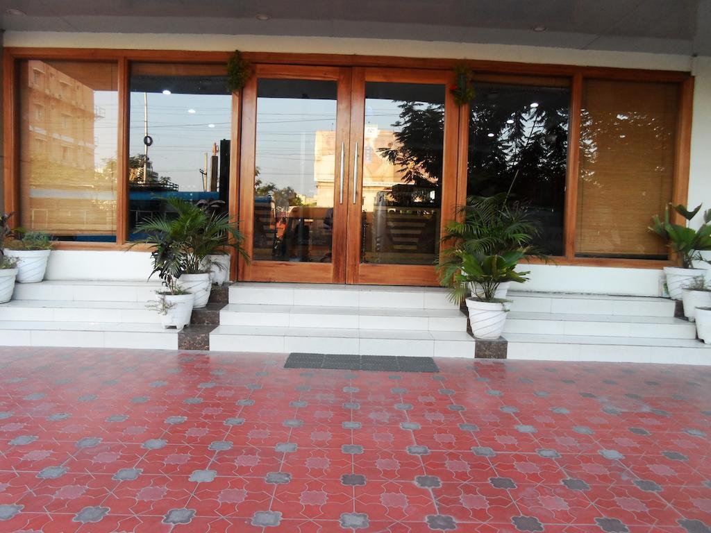 Psr Hotel Tirupati Eksteriør billede