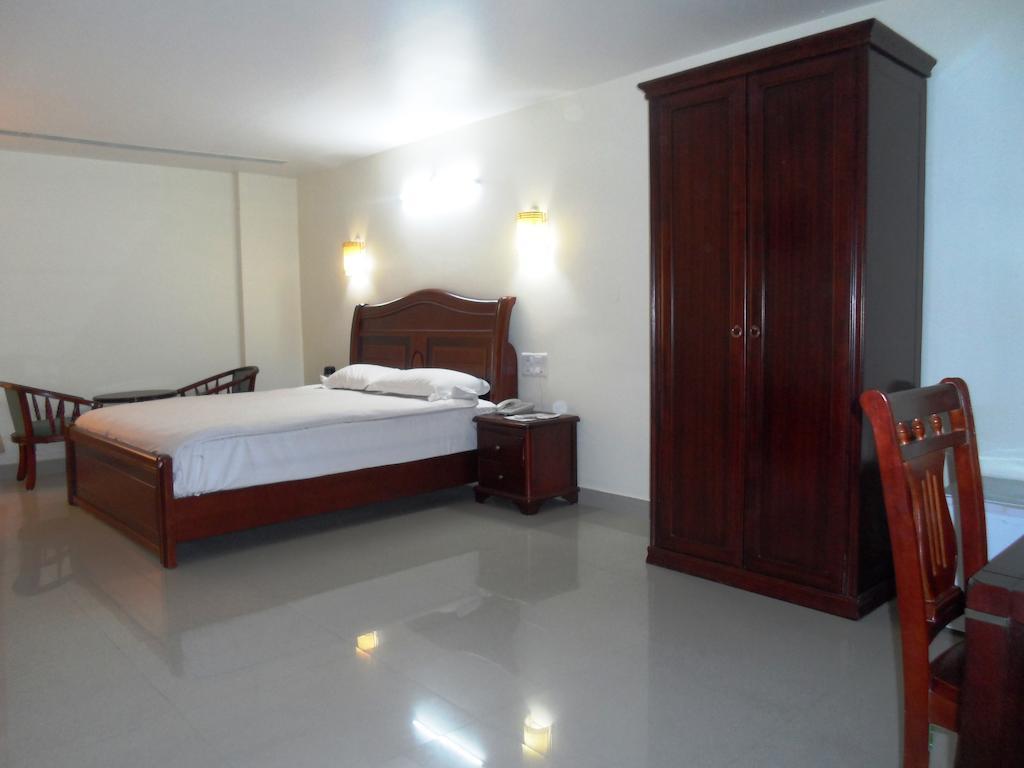 Psr Hotel Tirupati Eksteriør billede