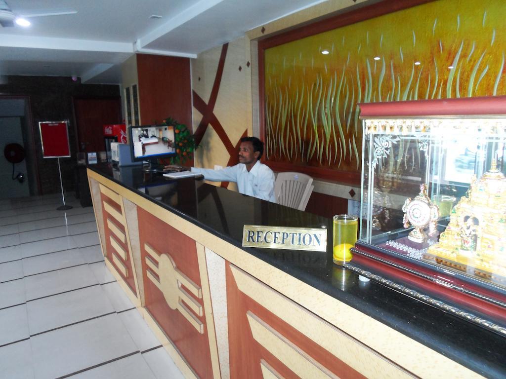 Psr Hotel Tirupati Eksteriør billede