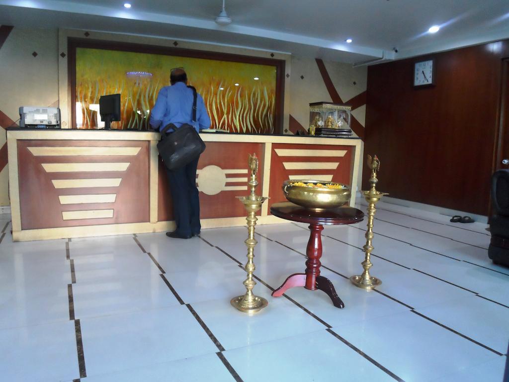 Psr Hotel Tirupati Eksteriør billede